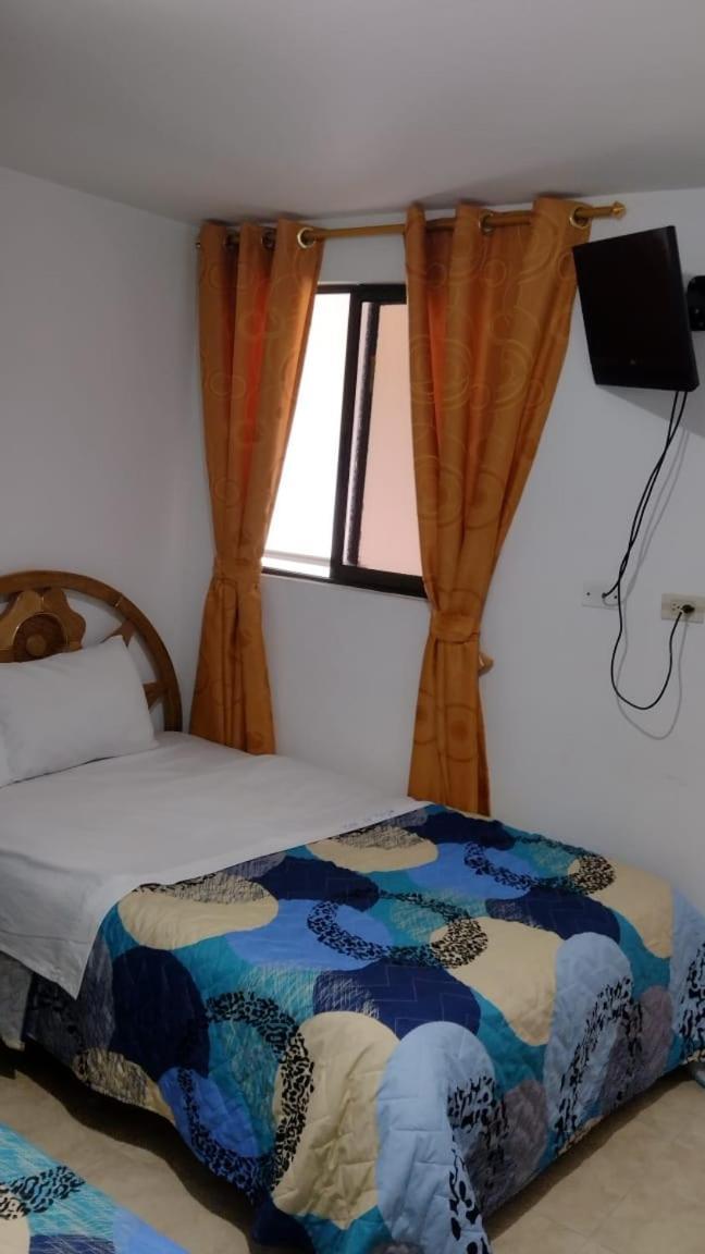 Hotel Del Parque Velez Екстериор снимка