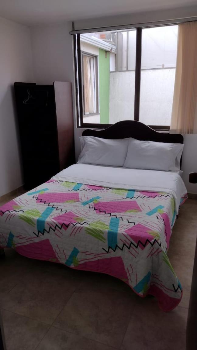 Hotel Del Parque Velez Екстериор снимка