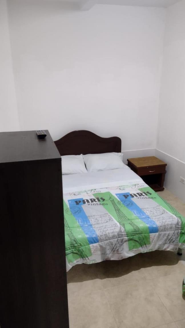 Hotel Del Parque Velez Екстериор снимка