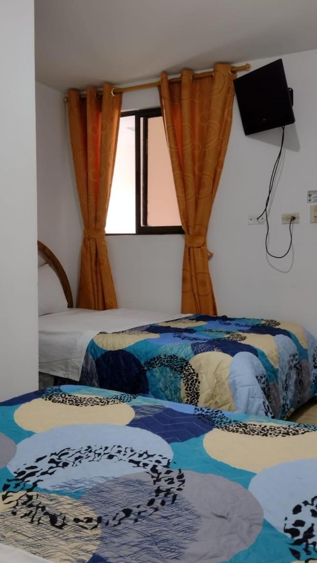 Hotel Del Parque Velez Екстериор снимка
